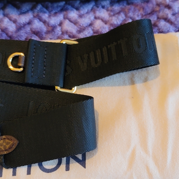 Louis Vuitton Maxi Pillow Multi Pochette Accessories Black Monogram Econyl - Picture 16 of 16